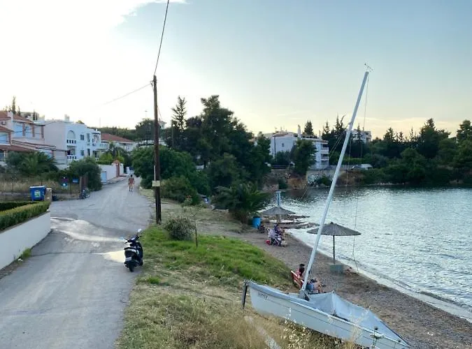 Seaside One-Bedroom On Chalkis