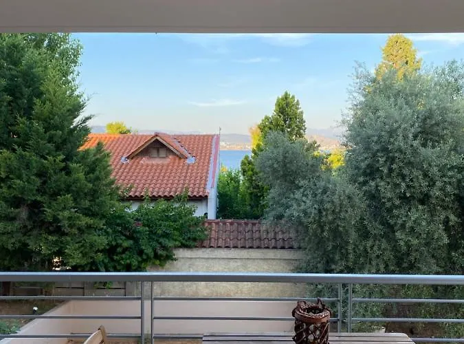 Seaside One-Bedroom On Chalkis