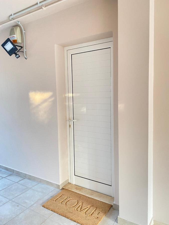 Seaside One-bedroom On *